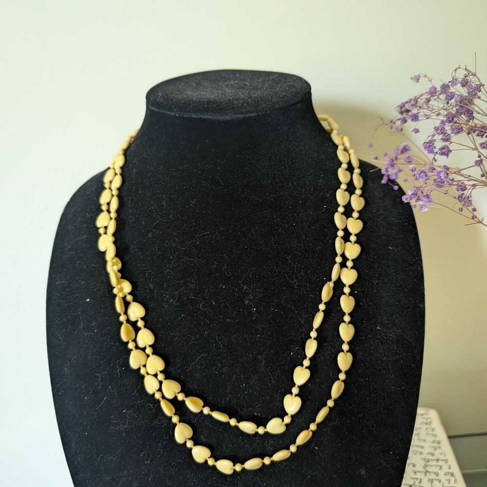 Elegant Yellow Beaded Necklace - Picture 2 of 8